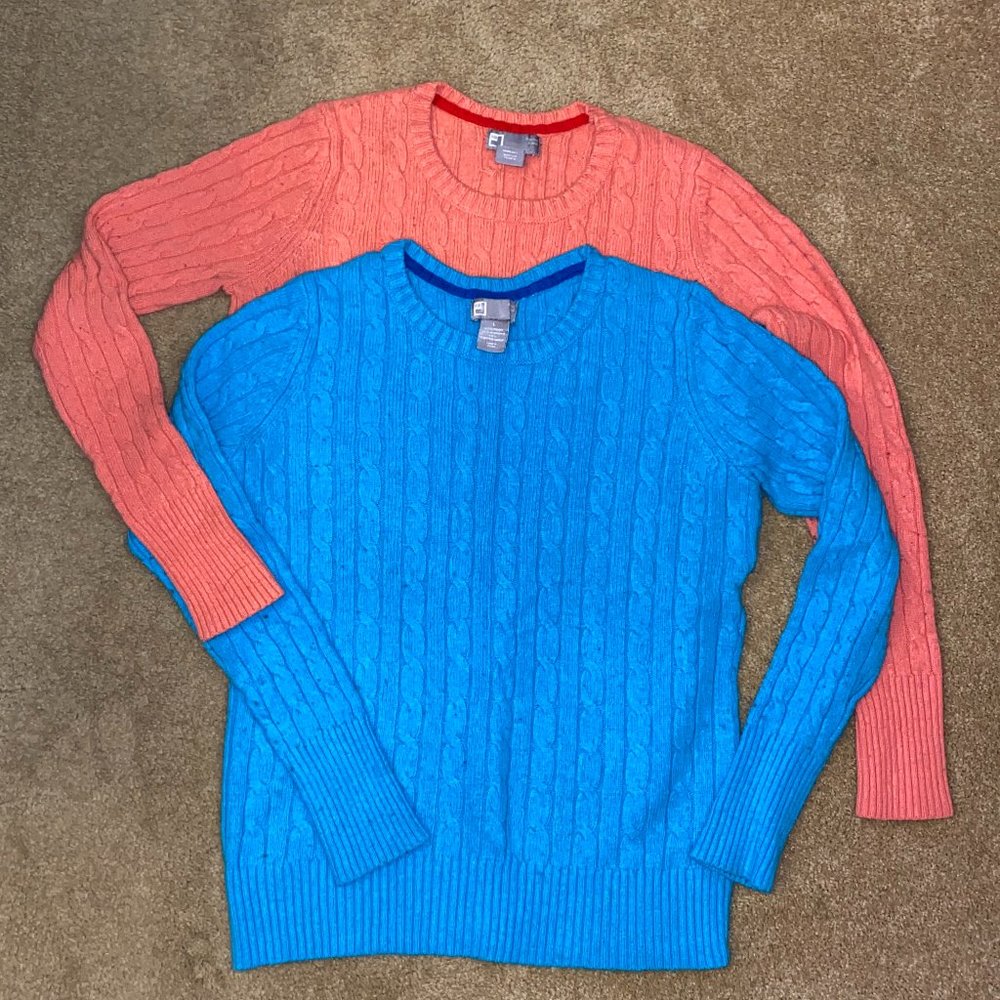 Bundle of 2 Cable Knit Long Sleeve Sweaters